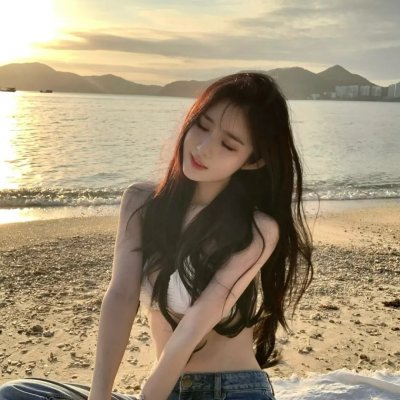 储物柜女孩